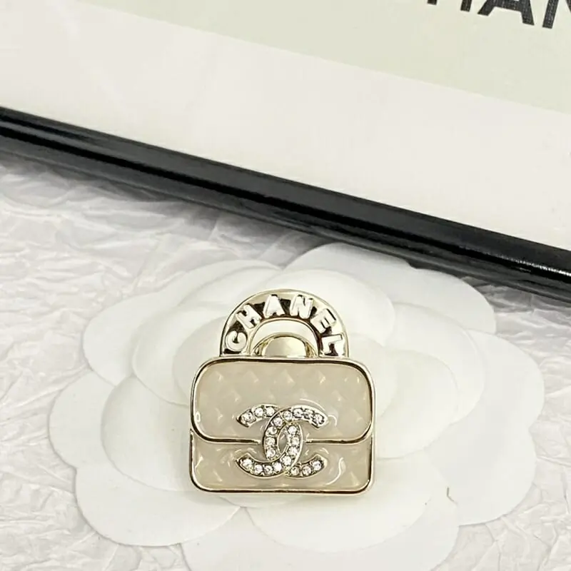 chanel brooches pour femme s_12145754